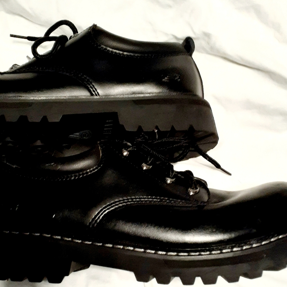 Skechers work steel toes
